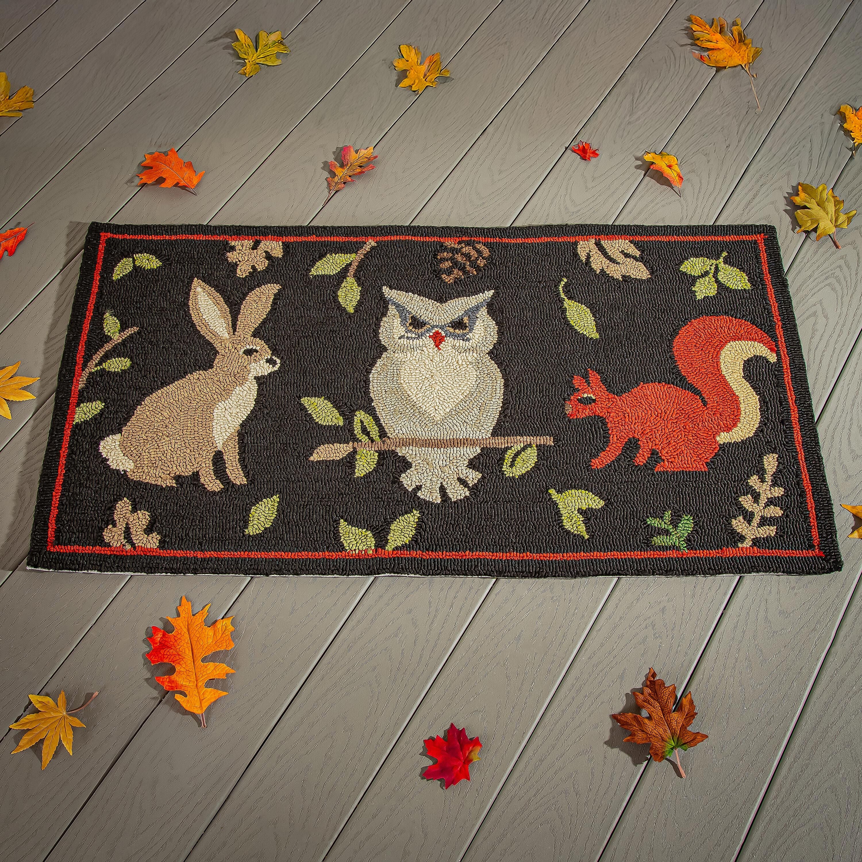 Indoor/Outdoor Hooked Woodland Rug | Plow & Hearth