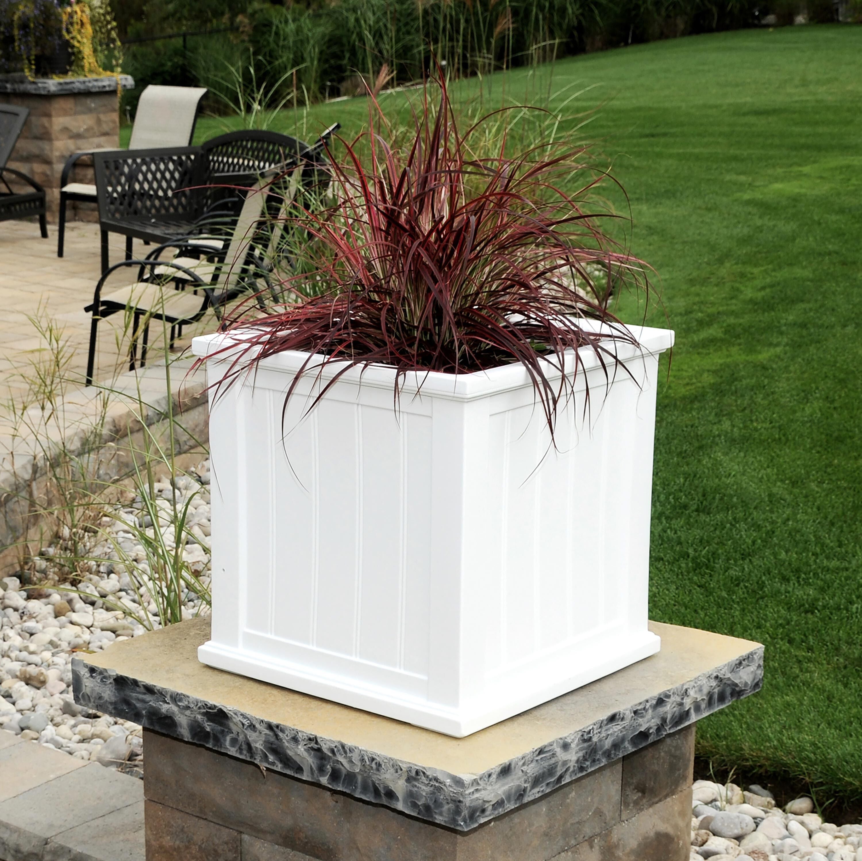 Evergreen Lexington Planter