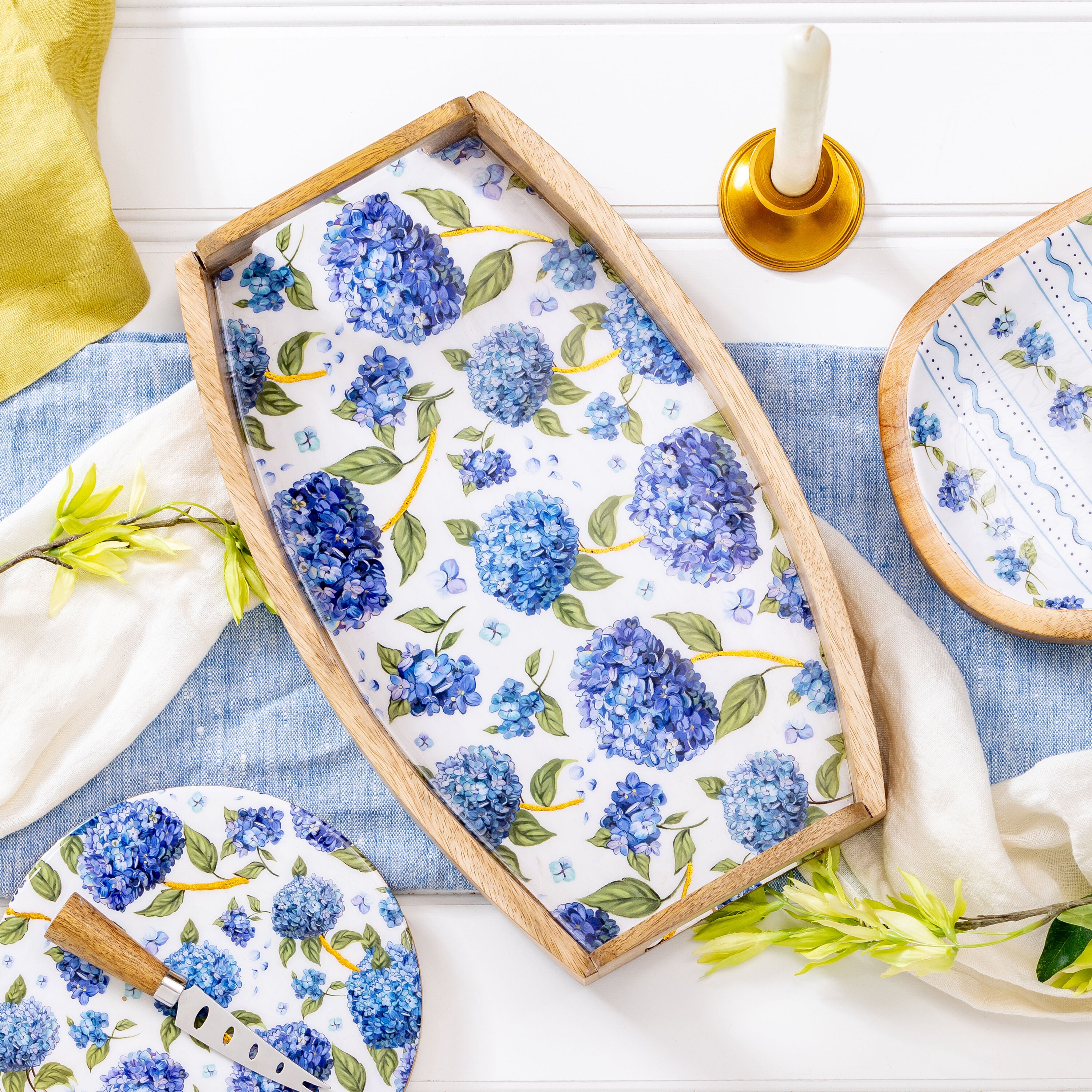 VivaStyle Serveware, Wood Serving Tray with Handles, Hydrangea, 15