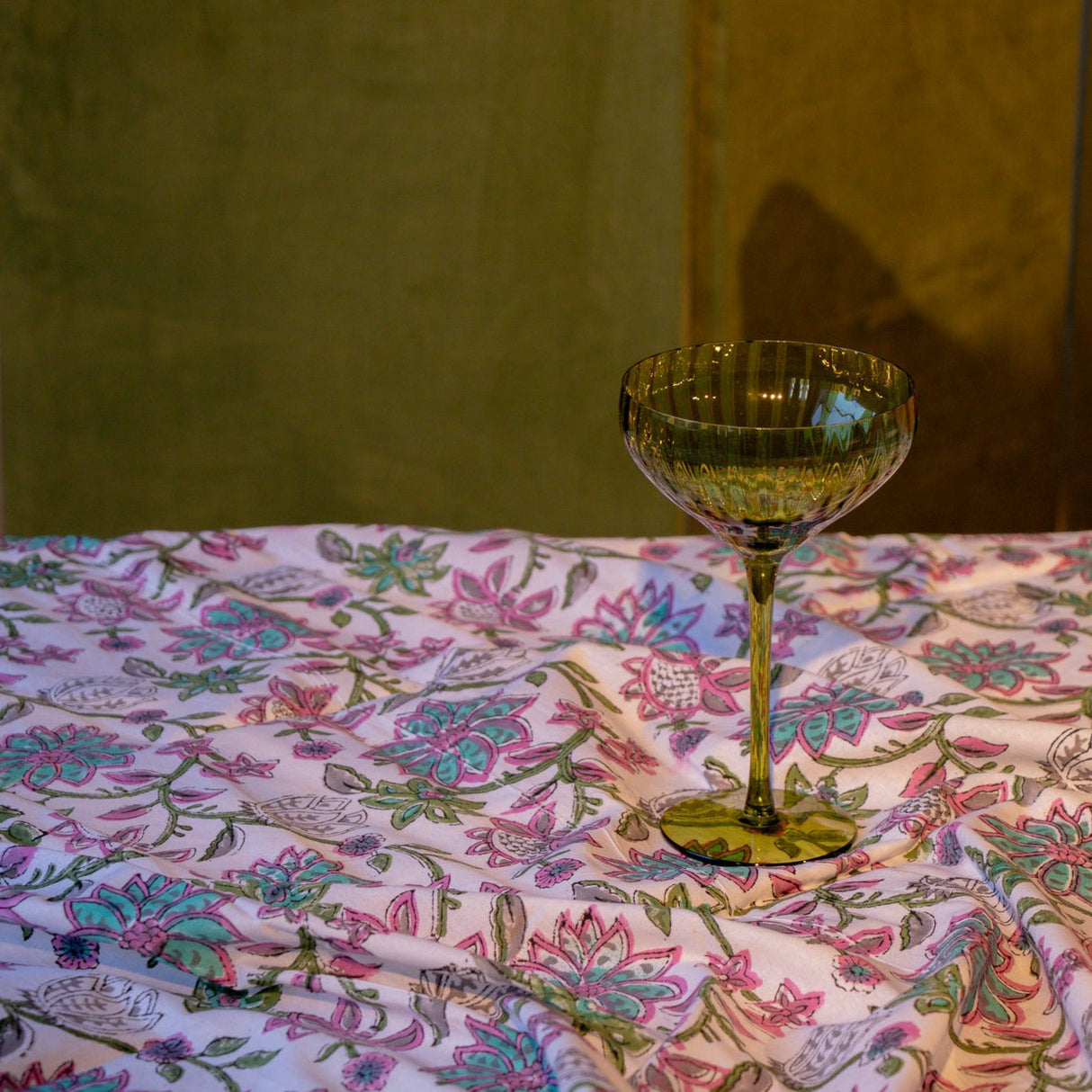 Pendula Petunia Tablecloth