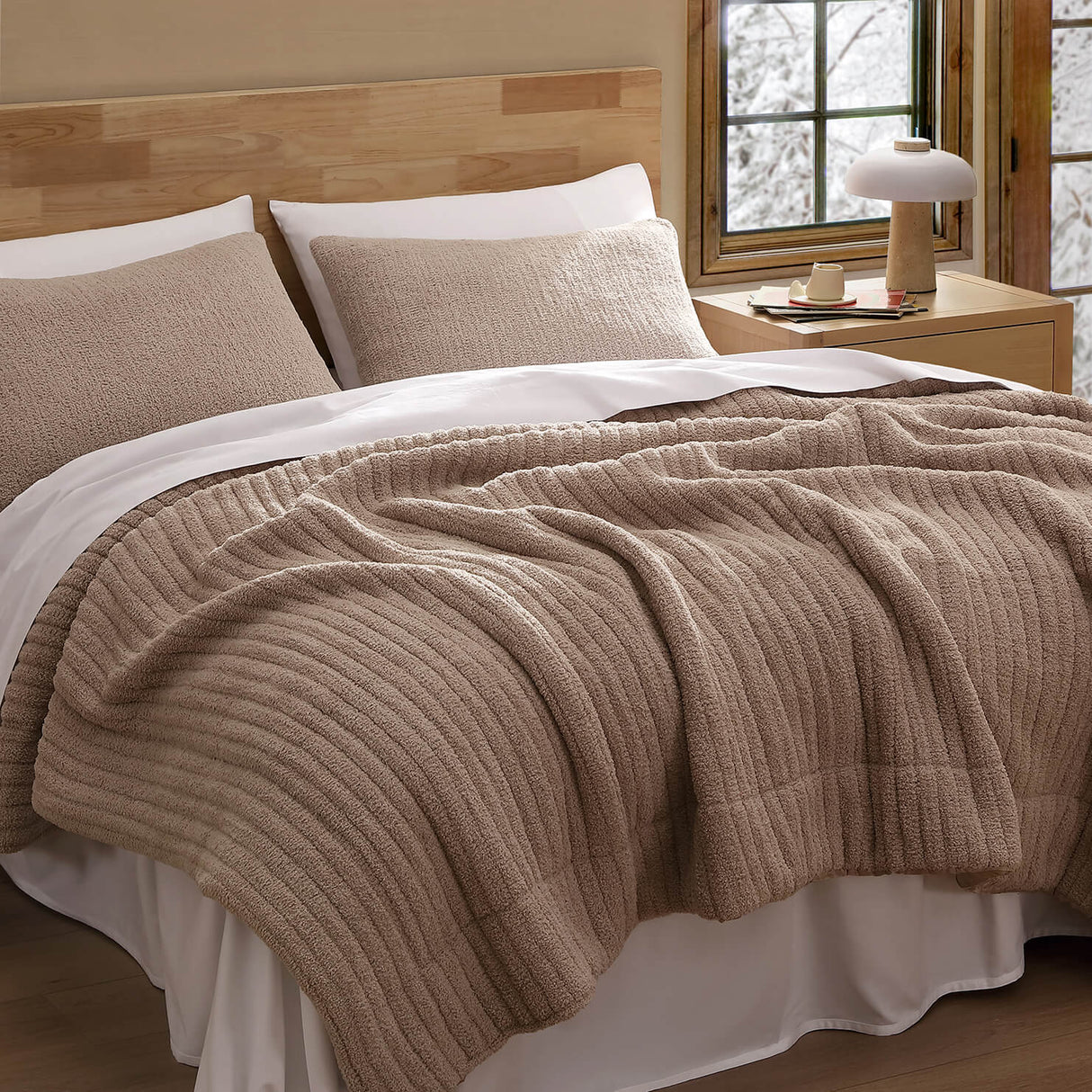Snug Piped Comforter