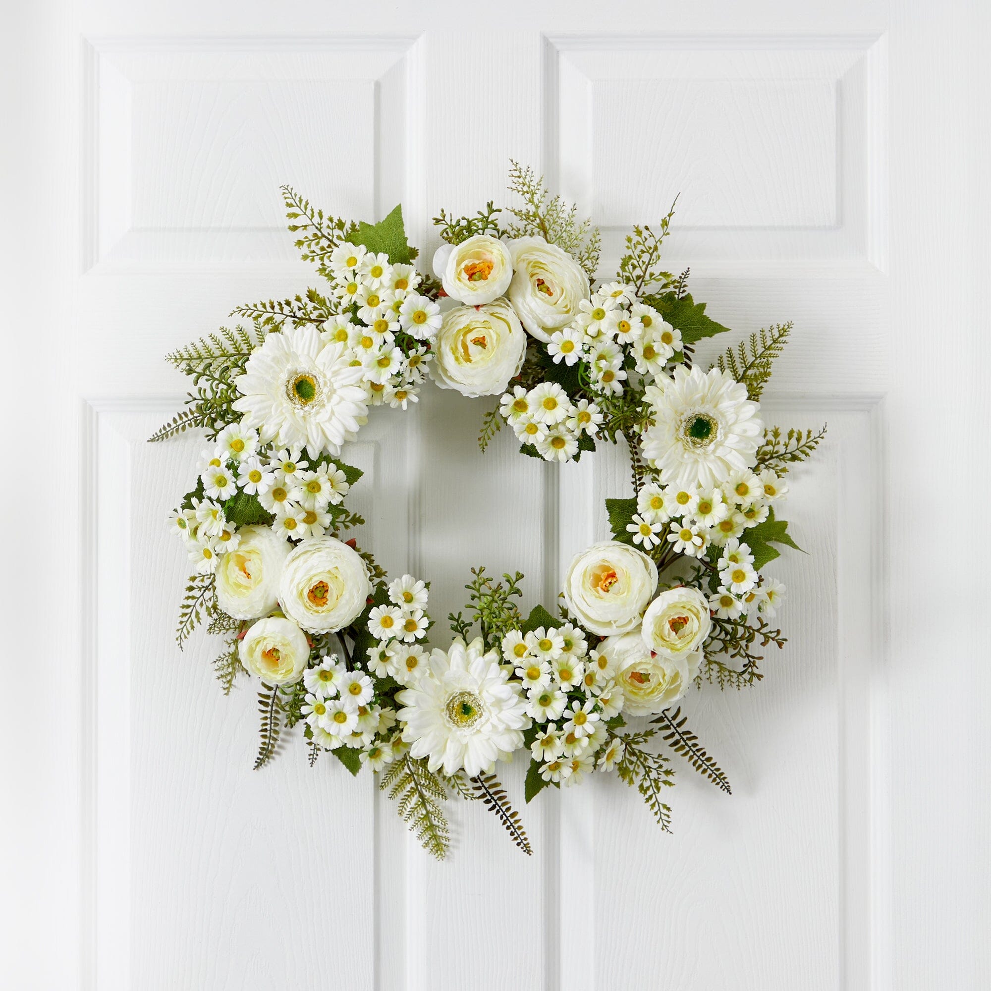 24” Mixed Daisy's and Ranunculus Wreath – Plow & Hearth