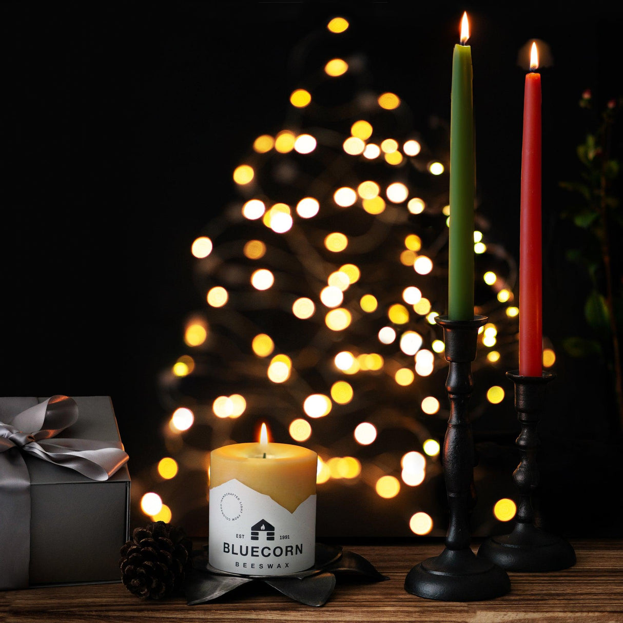 Classic Christmas Beeswax Taper Candle Bundle - Red & Moss Green