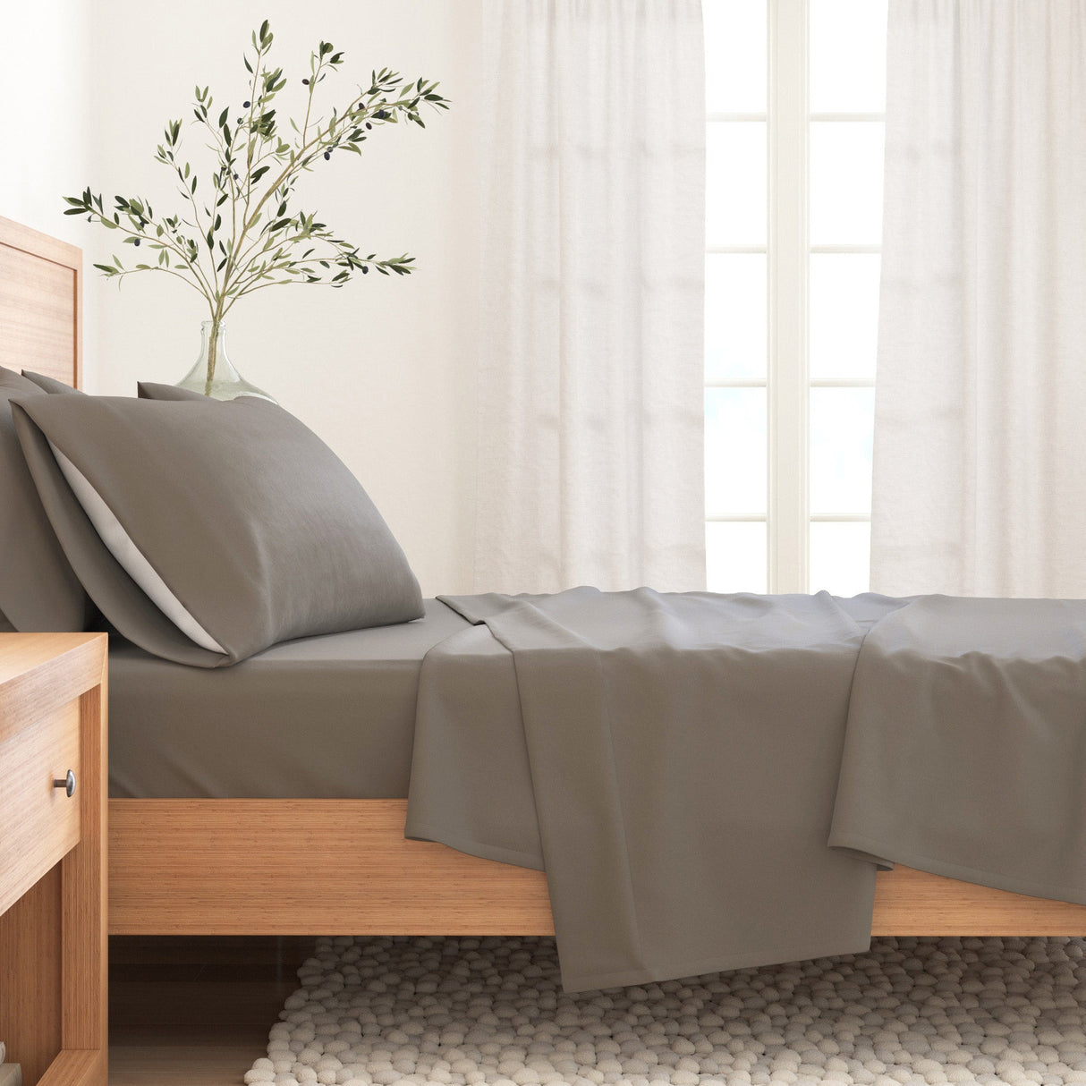 4-Piece Cotton Solid Flannel Sheet - Nordic Collection