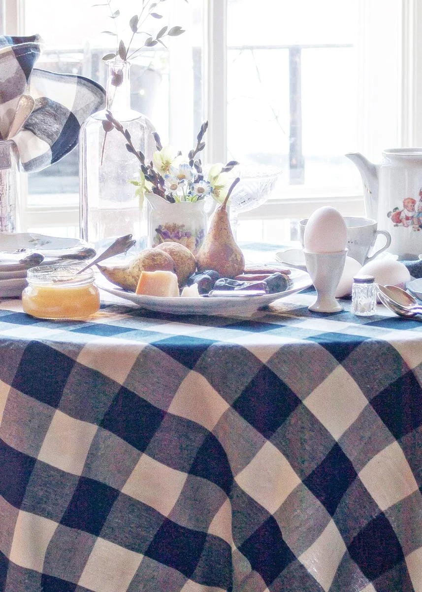 Checkered Round Tablecloth - 70 Inch