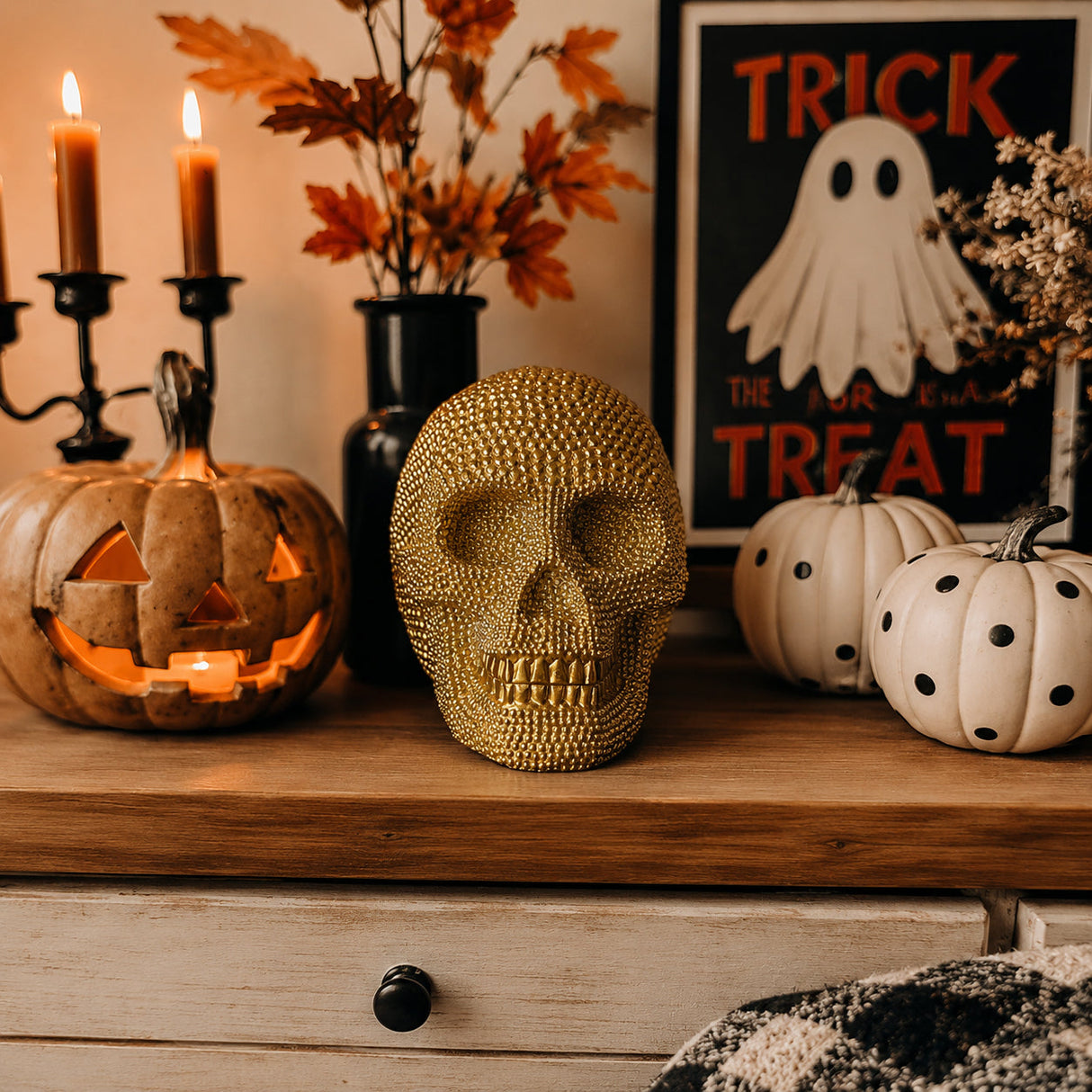 Tabletop Skull Statue