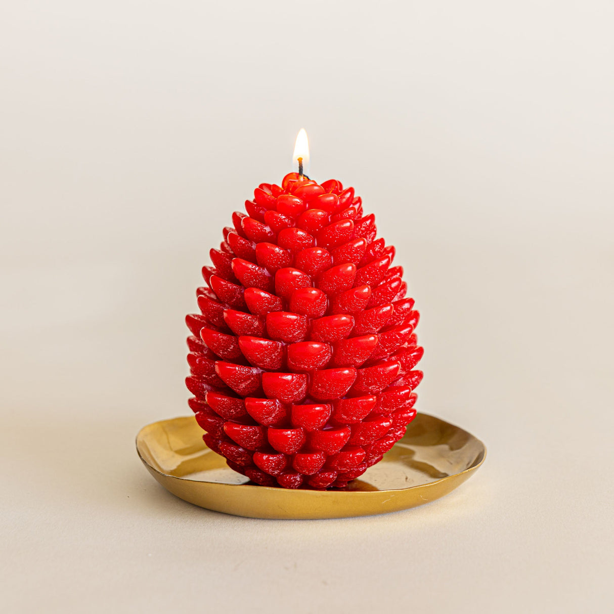 Signature Sculpted Pinecone Candle - Spicy Apple