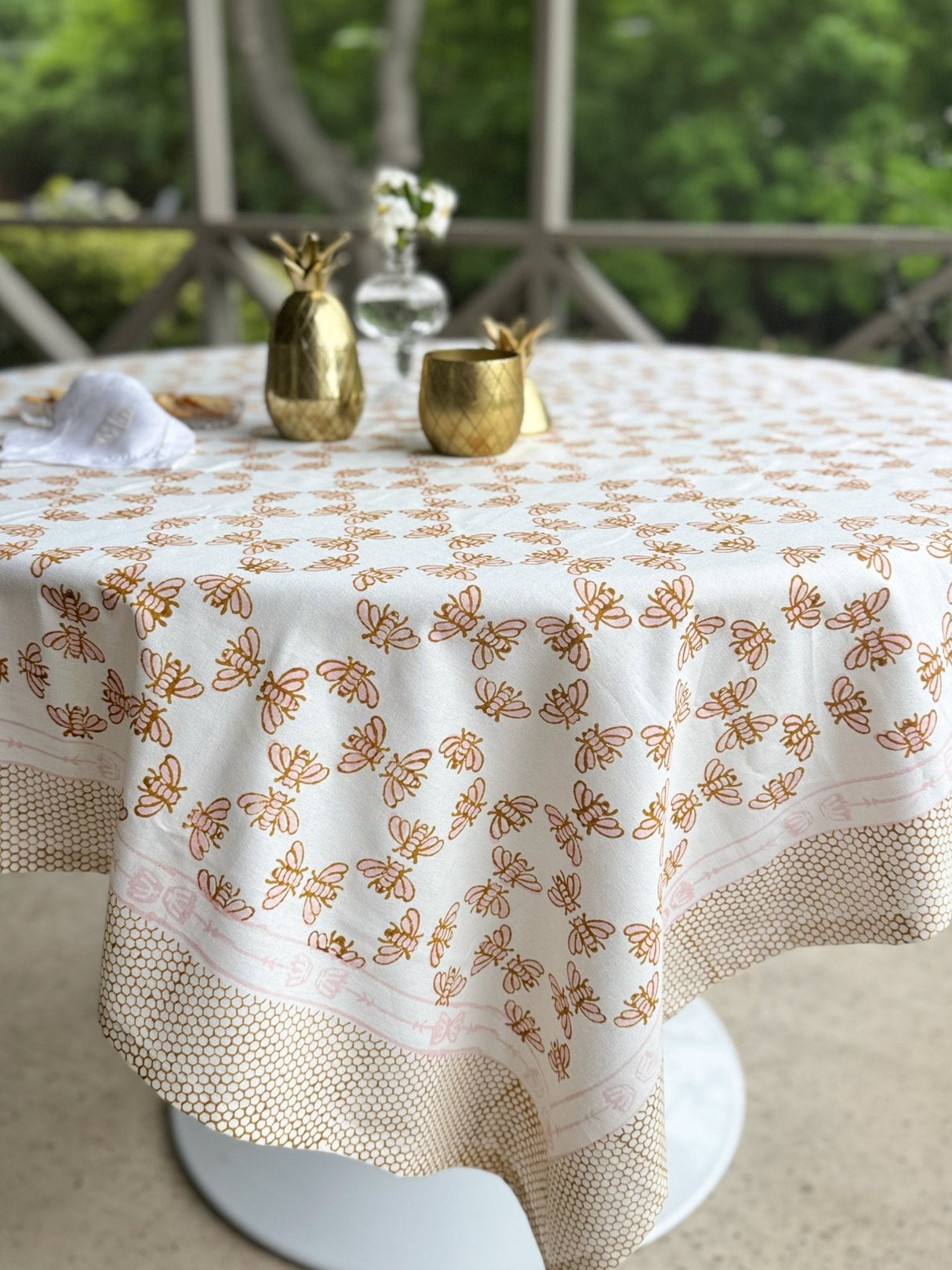 Honeybee Table Throw