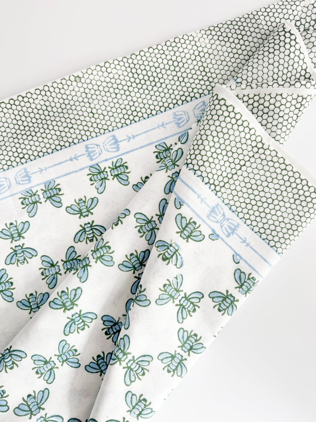 Honeybee Table Throw