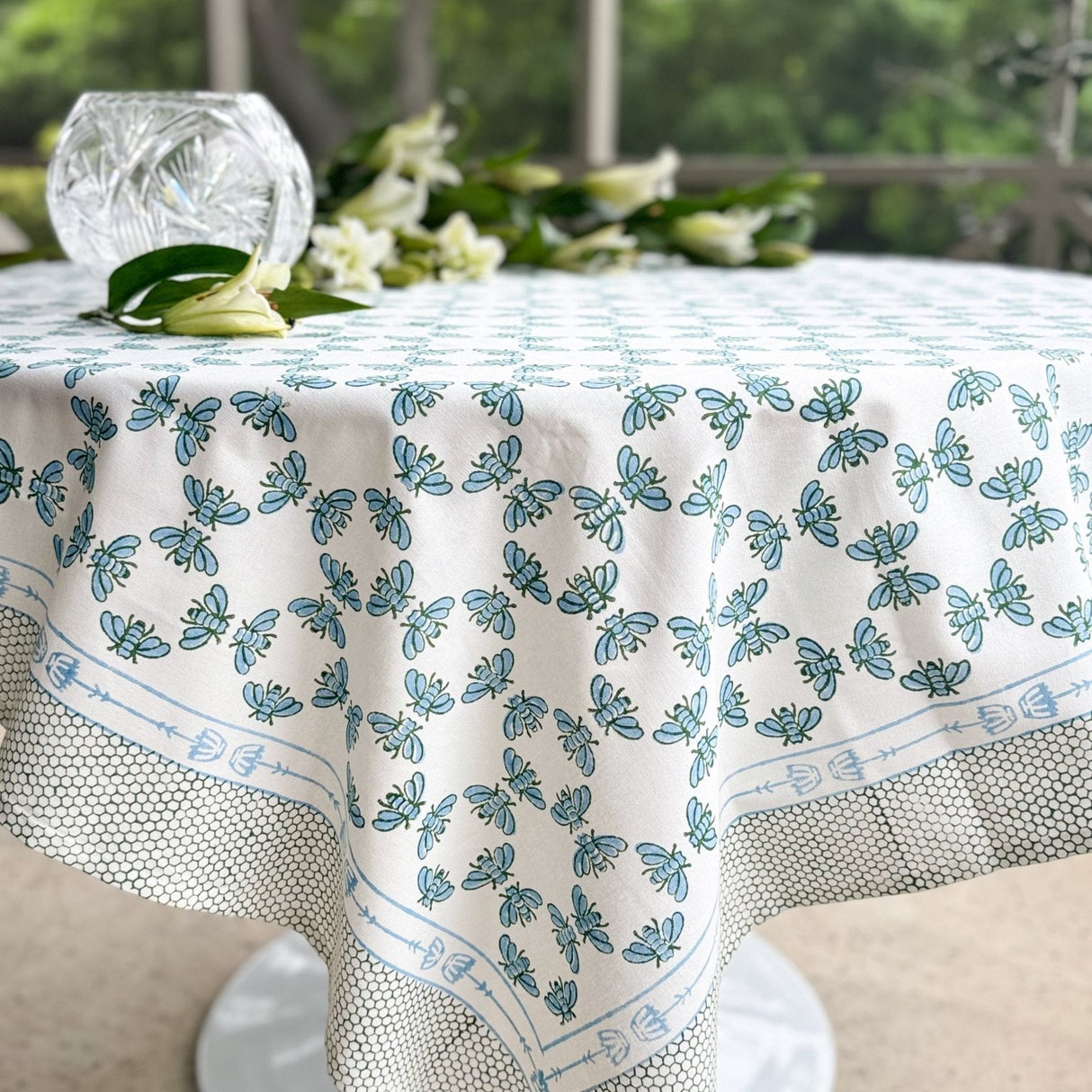 Honeybee Table Throw