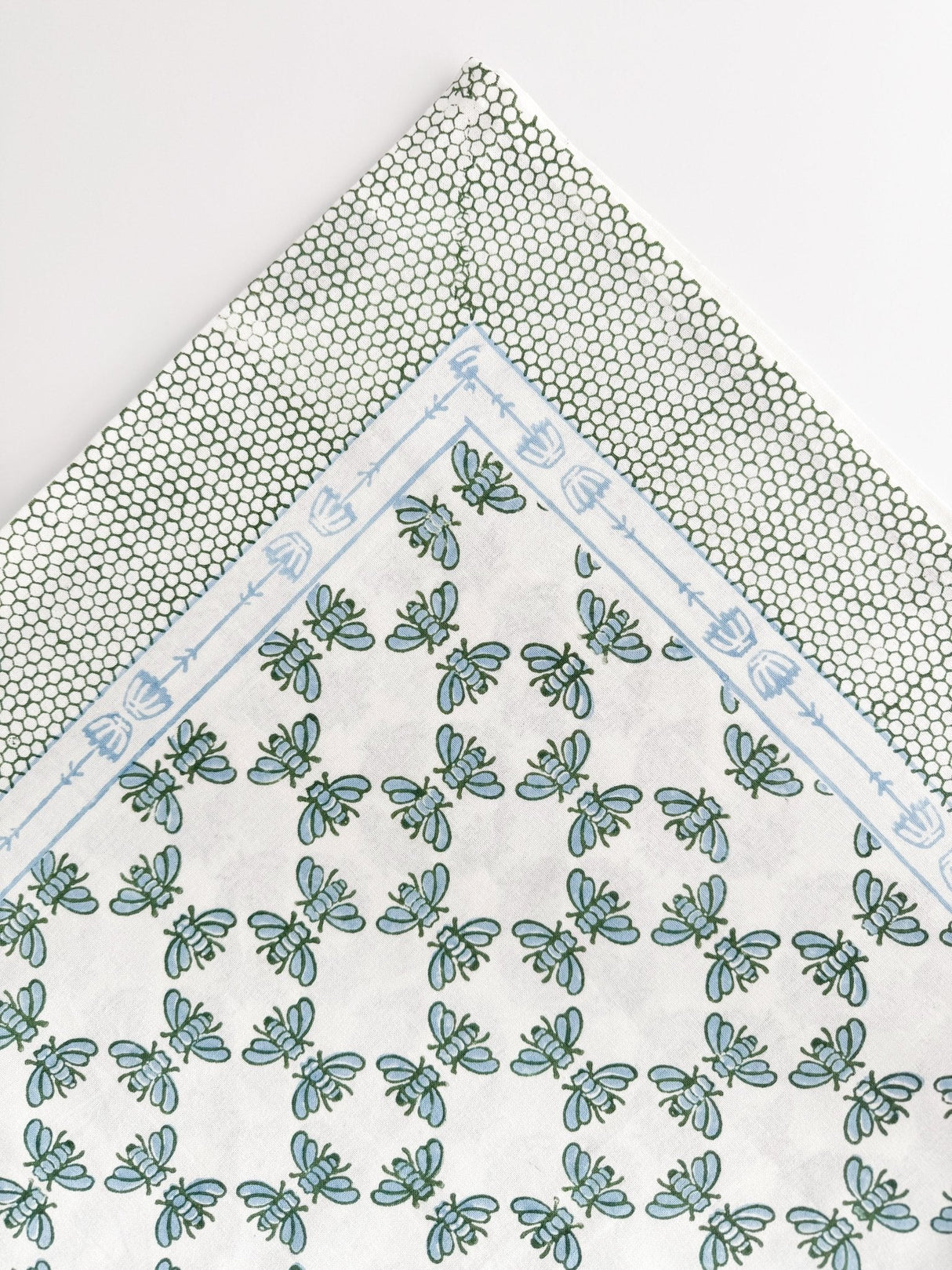 Honeybee Table Throw