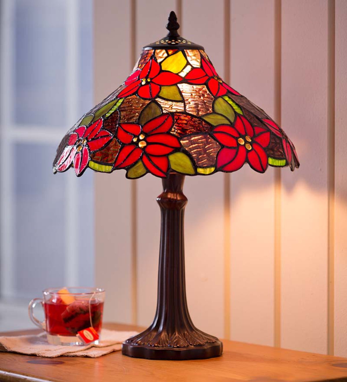 Tiffany-Style Hand-Cut Stained Glass Poinsettia Lamp