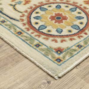 Indoor/Outdoor Clover Hill Meadow Polypropylene Rug