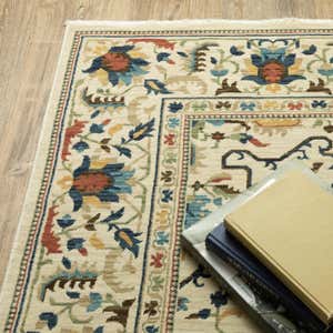 Indoor/Outdoor Clover Hill Border Polypropylene Rug