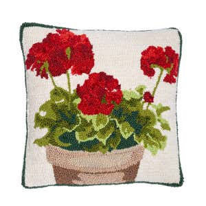 Indoor/Outdoor Geranium Hooked Polypropylene Throw Pillow