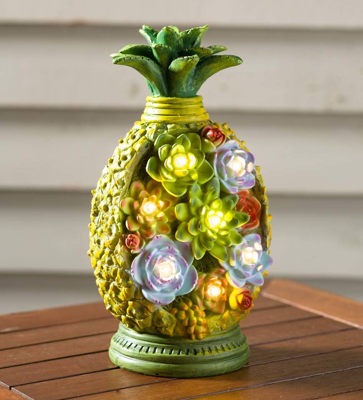 Solar Lighted Succulent Pineapple Garden Statue