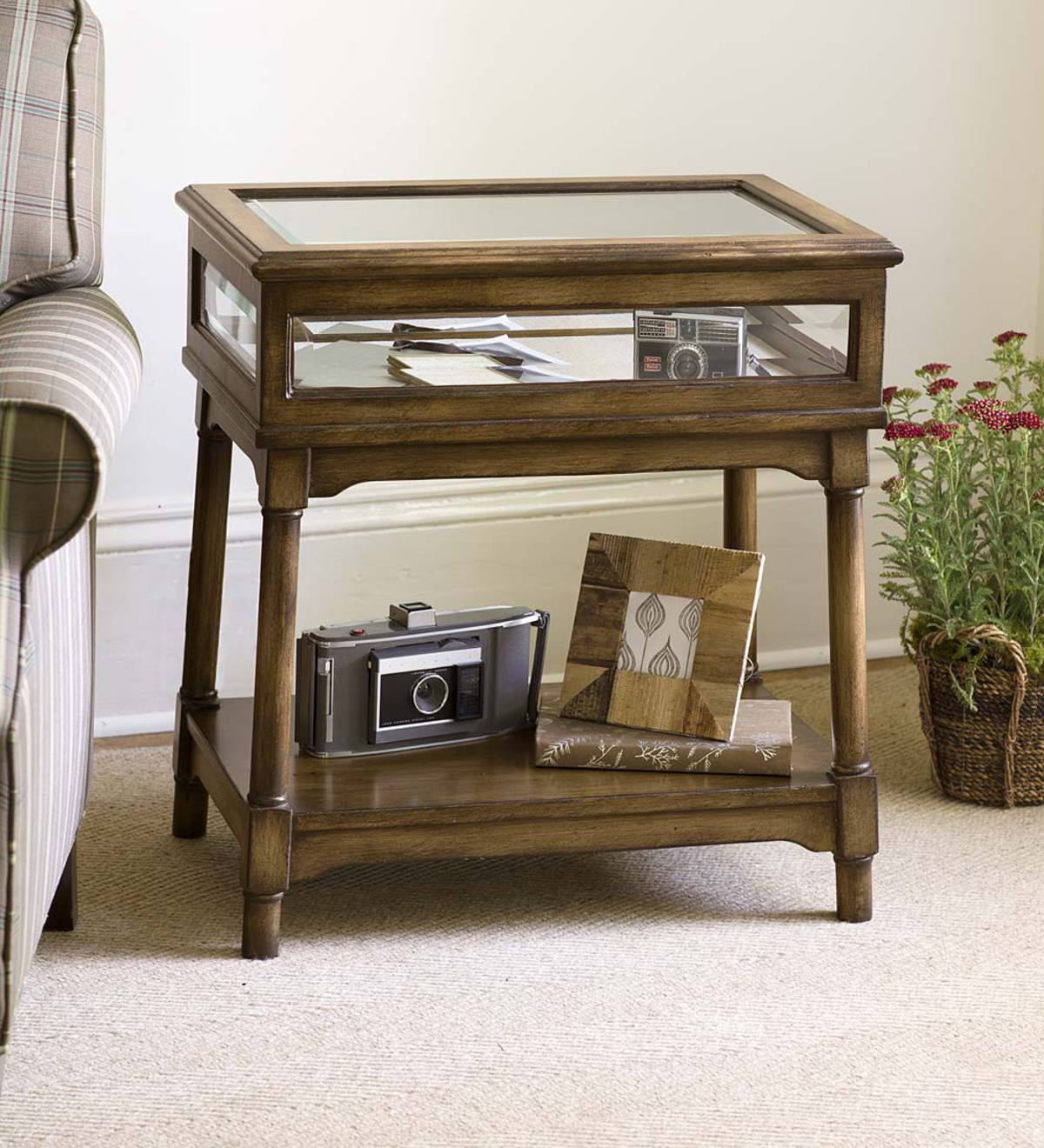 Curio shop end table