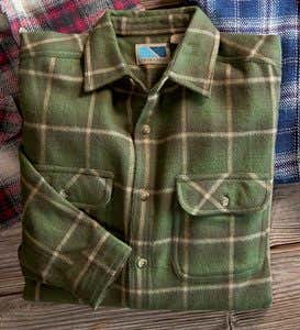 Men's Cotton Flannel Shirt With Button Front Pockets