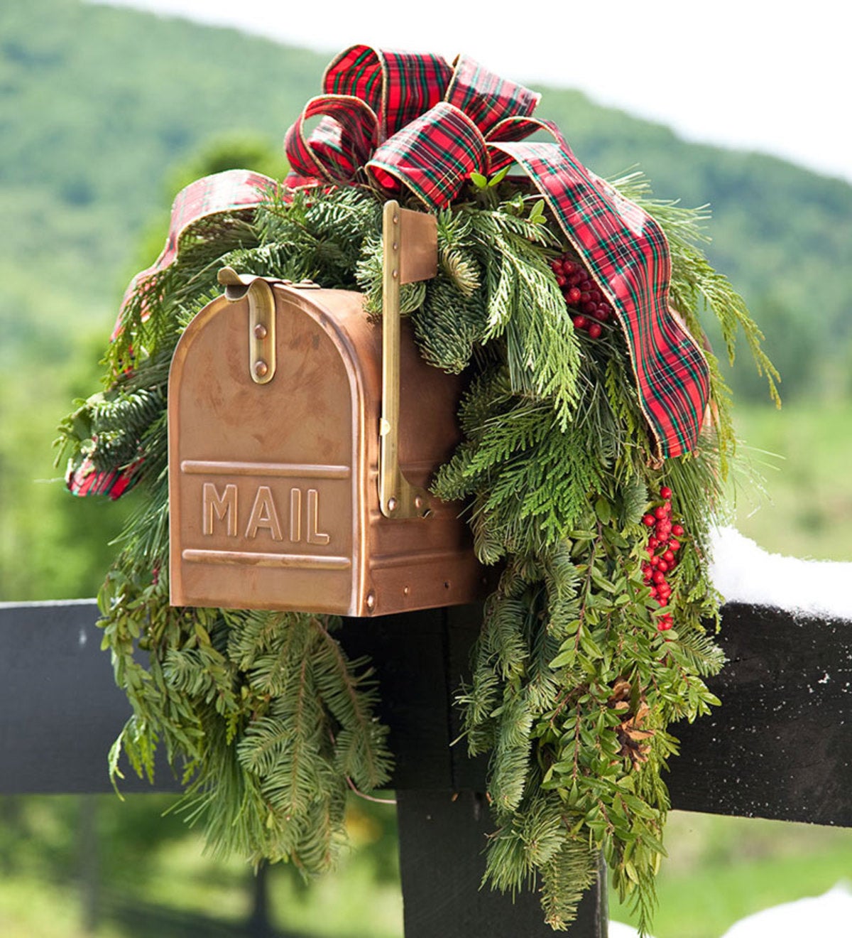 Outdoor Christmas Mailbox Decoration: Transforming Your Holiday Spirit