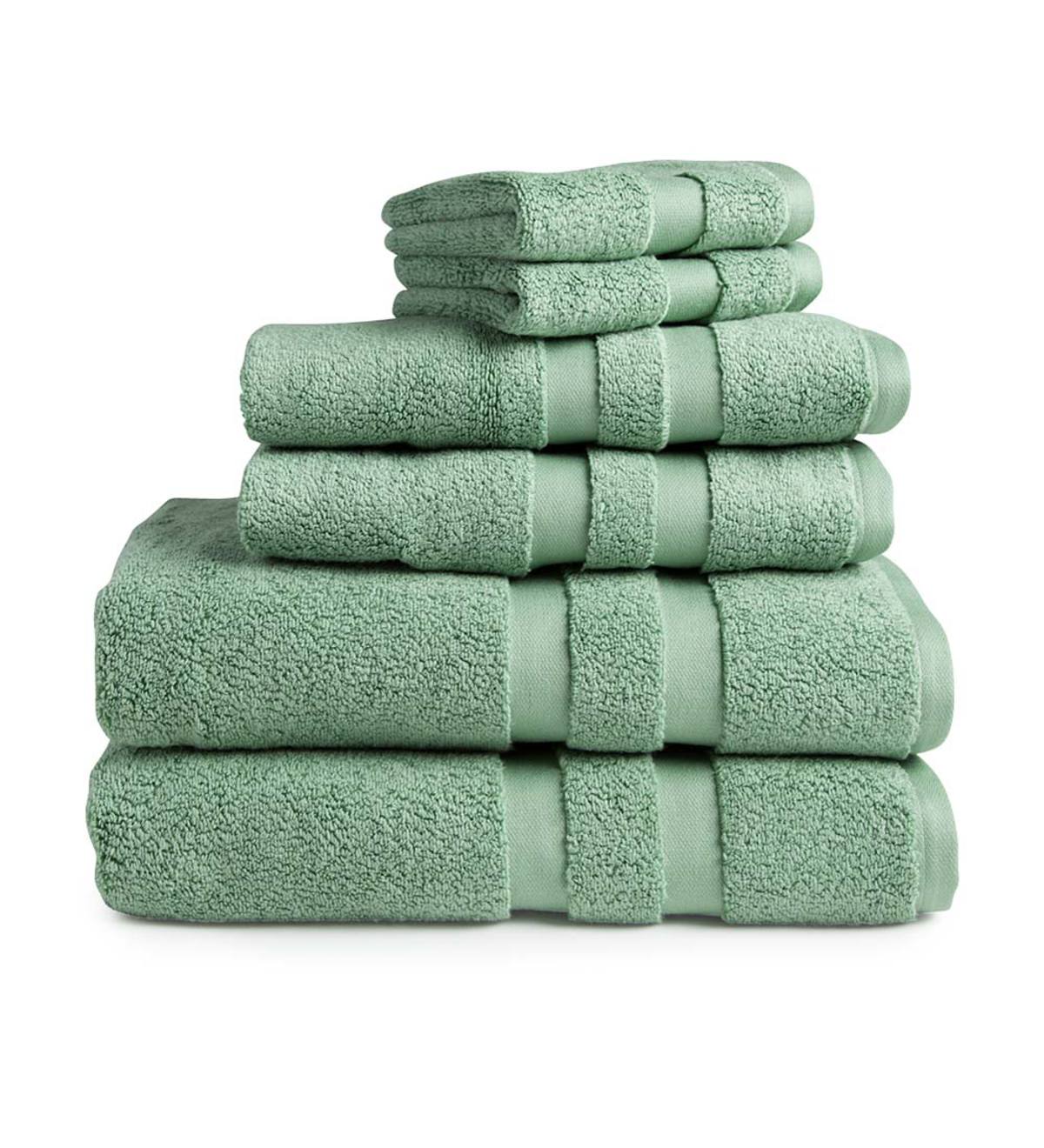 Signature Solid Bath Towel in Light Gray