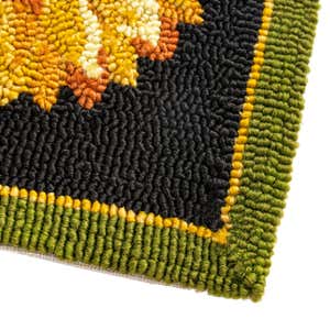 Indoor/Outdoor Sunflower Hooked Polypropylene Accent Rug