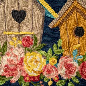 Indoor/Outdoor Hooked Polypropylene Birdhouse Accent Rug